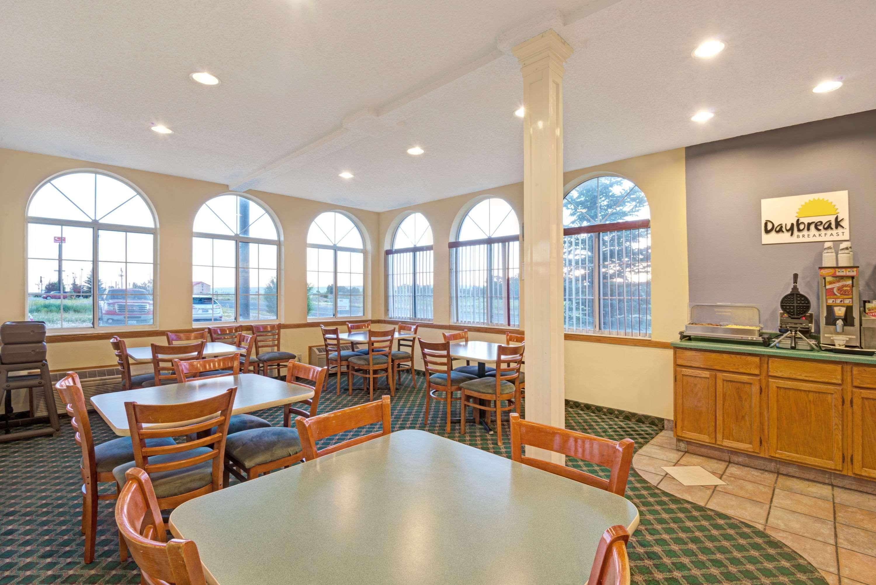 Days Inn By Wyndham Laramie Esterno foto
